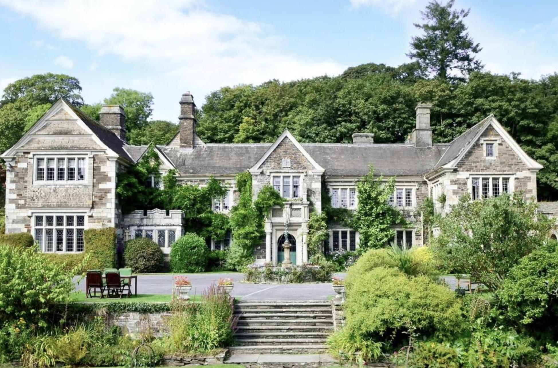 Готель Lewtrenchard Manor Екстер'єр фото