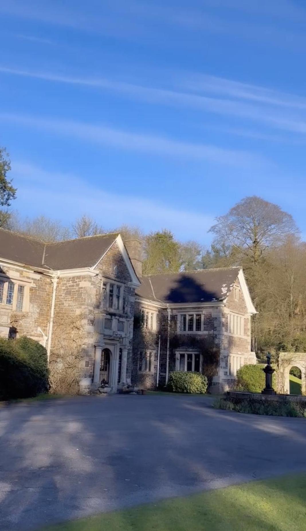Готель Lewtrenchard Manor Екстер'єр фото