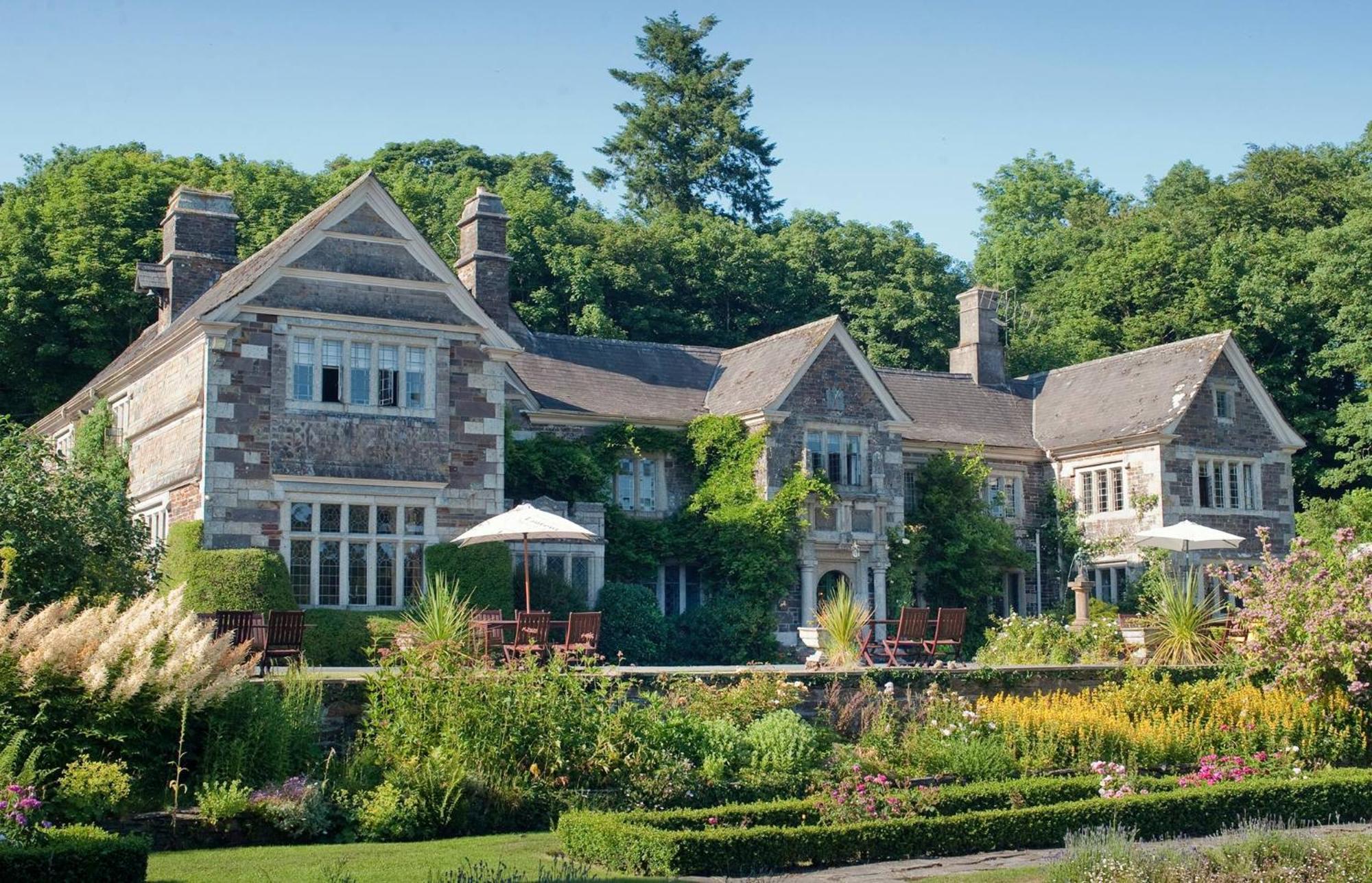 Готель Lewtrenchard Manor Екстер'єр фото